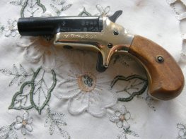 Derringer Reck v.č 6790 r. 22 LR. Derringer Reck v.č 6790 r. 22 LR.