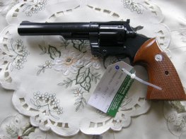 Revolver Colt Trooper v.č. 14359 J r. 357 Mag. Revolver Colt Trooper v.č. 14359 J r. 357 Mag.