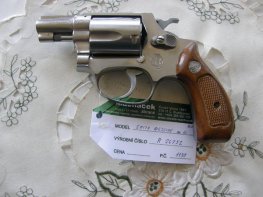 Revolver Smith Wesson Mod. 60 v.č.R 26752 r. 38 Sp. Revolver Smith Wesson Mod. 60 v.č.R 26752 r. 38 Sp.