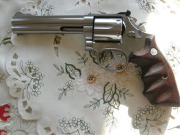 Revolver Smith Wesson Mod.686 v.č. BJH 9918 r. 357 Mag, Revolver Smith Wesson Mod.686 v.č. BJH 9918 r. 357 Mag,