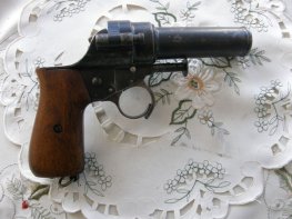 Signální zbraň vz 30 v.č. 10750 r.26.5 mm Signální zbraň vz 30 v.č. 10750 r.26.5 mm