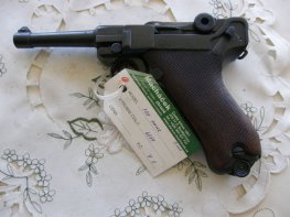 Pistole P 08 42 r. 1940 v.č.4581 r. 9 mm L Pistole P 08 42 r. 1940 v.č.4581 r. 9 mm L