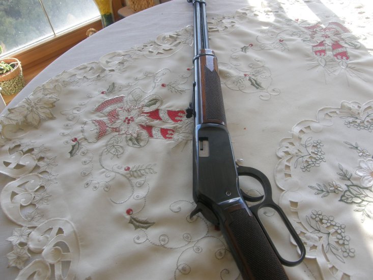 Sedlová karabina Winchester r.22 WMR