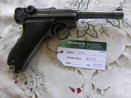 Pistole P 08_vc_8612 Byf 42 /cerna dova / Pistole P 08_vc_8612 Byf 42 /cerna dova /