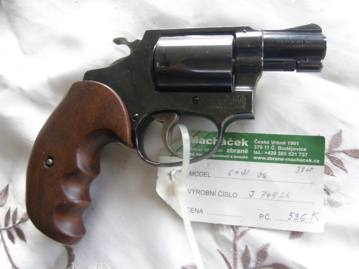 Revolver Smith Wesson Mod. 36 v.č. J 74726 r. 38 SP.