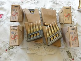 Náboje 8 x 50 R originál. s rámečkem Náboje 8 x 50 R originál. s rámečkem