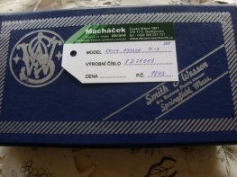 Revolver Smith Wesson Mod.10-7 v.č.8D75009 r.38 SP.  Revolver Smith Wesson Mod.10-7 v.č.8D75009 r.38 SP.