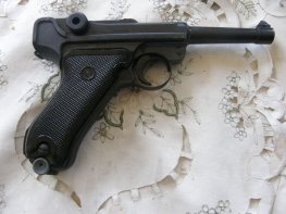 Pistole P 08 v.č. 2071 r. 9 mm Luger Pistole P 08 v.č. 2071 r. 9 mm Luger