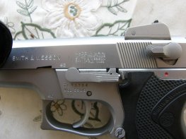 Pistole SW Mod. 5906 v.č. TCR 3784 Pistole SW Mod. 5906 v.č. TCR 3784