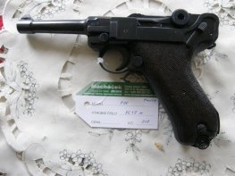 Pistole P 08 byf 42 v.č.8617 n r. 9 mm Luger černá vdova Pistole P 08 byf 42 v.č.8617 n r. 9 mm Luger černá vdova