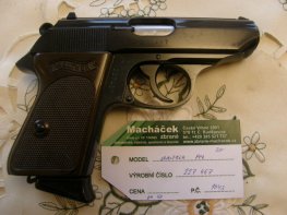 Pistole Walther PPK v.č. 227467 r. 7,65 Br. Pistole Walther PPK v.č. 227467 r. 7,65 Br.