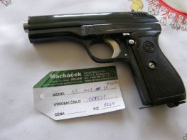 Pistole CZ 24 SA v.č. 181631 r. 9 mm Br. Pistole CZ 24 SA v.č. 181631 r. 9 mm Br.