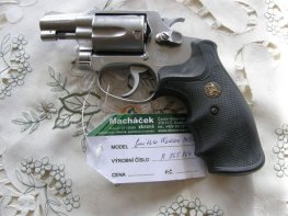 Revolver Smith Wesson Mod. 60 v.č.R265864 r. 38 Sp. Revolver Smith Wesson Mod. 60 v.č.R265864 r. 38 Sp.