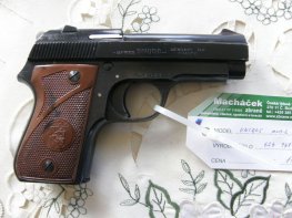 Pistole Unique Mod. L v.č.624941 r.22 LR Pistole Unique Mod. L v.č.624941 r.22 LR