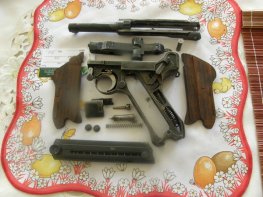 Pistole P 08 G v.č. 228 r. 9 mm Luger Pistole P 08 G v.č. 228 r. 9 mm Luger