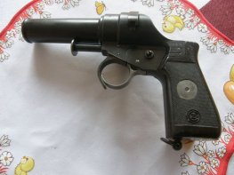 Signální zbraň v.č.17542 r. 26.5 mm Signální zbraň v.č.17542 r. 26.5 mm