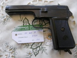 Pistole CZ 38 v.č.5328 r. 9 mm Br. Pistole CZ 38 v.č.5328 r. 9 mm Br.