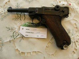Pistole P 08 Byf v.č.2069 r. 9 mm Luger Pistole P 08 Byf v.č.2069 r. 9 mm Luger
