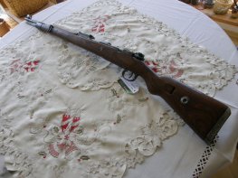 Puška K 98 Dot 44 v.č. 8687 r. 8 x 57 JS Puška K 98 Dot 44 v.č. 8687 r. 8 x 57 JS