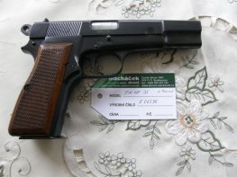 Pistole FN HP 35 v.č. E 06586 r. 9 mm Luger Pistole FN HP 35 v.č. E 06586 r. 9 mm Luger