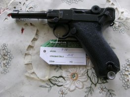 Pistole P 08 42 v.č. 2015 r. 9 mm L Pistole P 08 42 v.č. 2015 r. 9 mm L