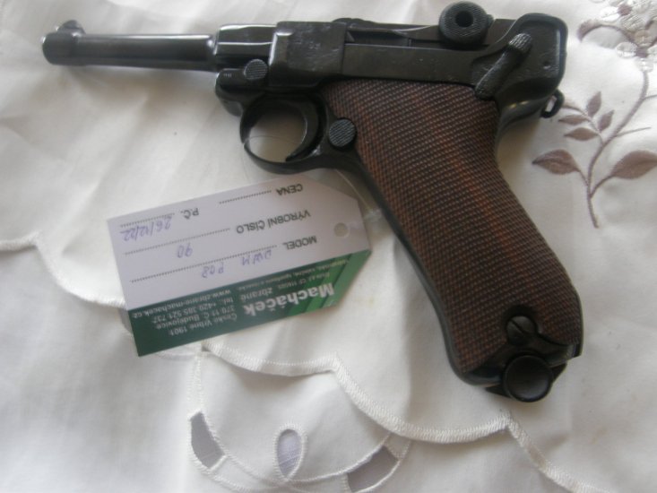 Pistole P 08 DWM v.č. 90 r. 9 mm Luger