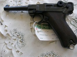 Pistole P 08 S 42 v.č. 6157 r. 9 mm L Pistole P 08 S 42 v.č. 6157 r. 9 mm L