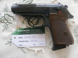 Pistole Walther PPK v.č. 273002 r. 7,65 Br. Pistole Walther PPK v.č. 273002 r. 7,65 Br.