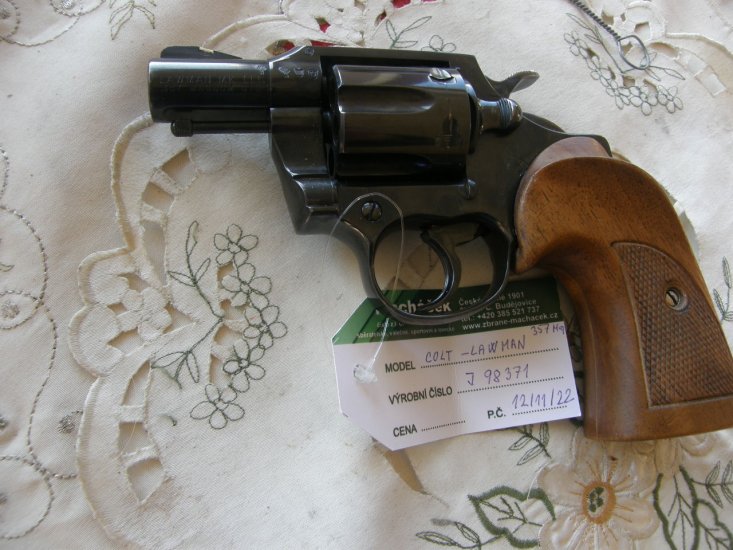 Revolver Colt Lawman v.č.J 98371 r. 357 Mag.