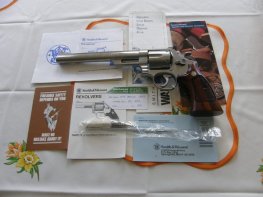 Revolver Smith Wesson Mod. 29-1. v.č.AZL OO52 r. 44 mag. Revolver Smith Wesson Mod. 29-1. v.č.AZL OO52 r. 44 mag.