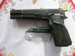 Pistole FN HP 35 v.č.35876 r. 9 mm Luger Pistole FN HP 35 v.č.35876 r. 9 mm Luger